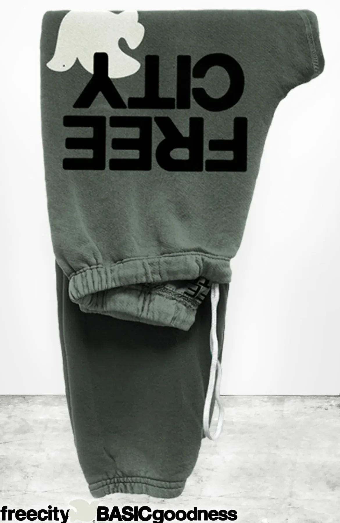 FREECITY Sweatpants Freecity - Sweatpants in Surplus/ cream
