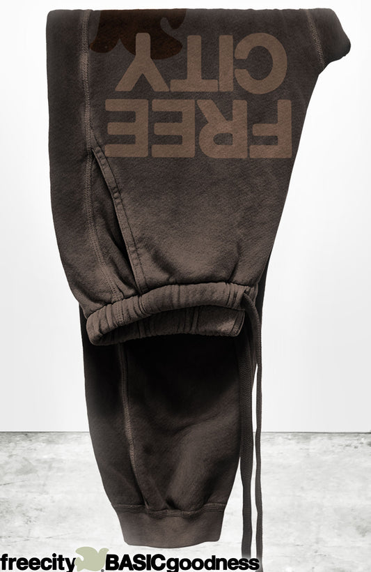 Freecity - Large sunfades pocket sweatpant in Chocolate rabbit