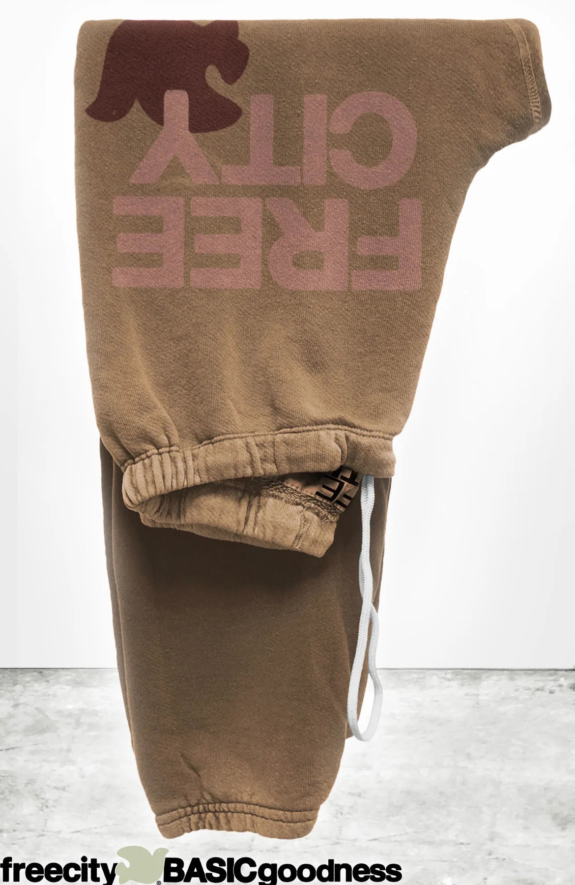 Freecity - sweatpant in Bronzer