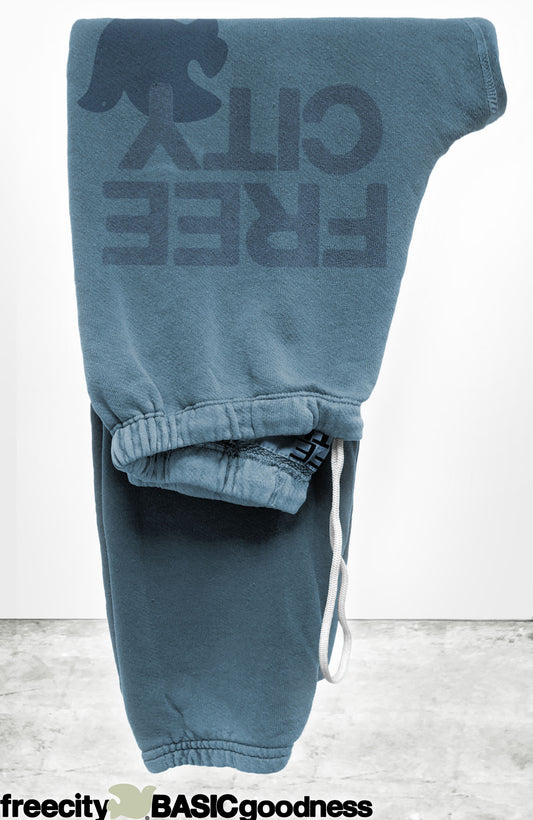 Freecity - sweatpant in Belgium Blue