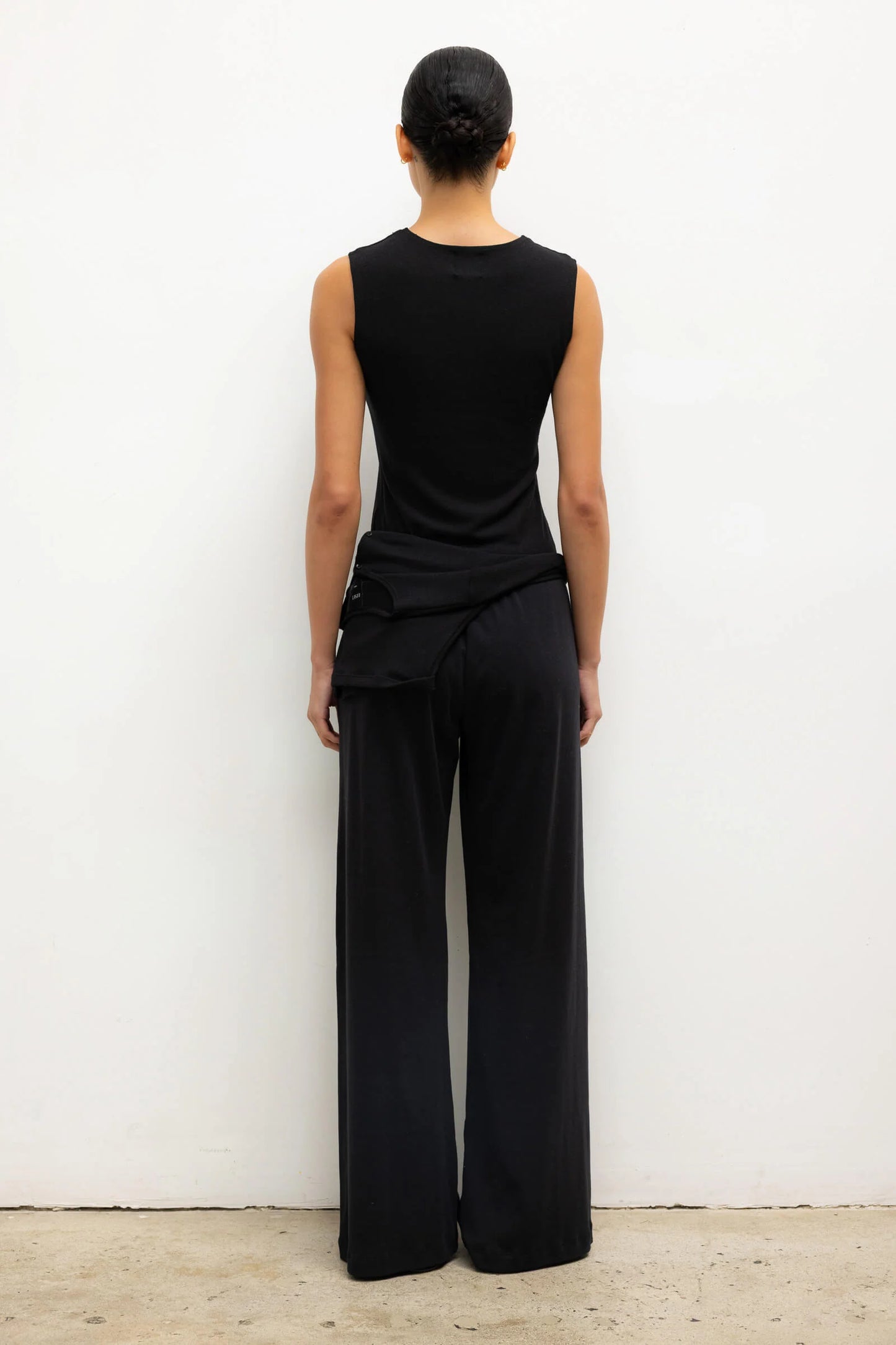 Leset - Lauren Sleeveless Crewneck T-shirt in Black
