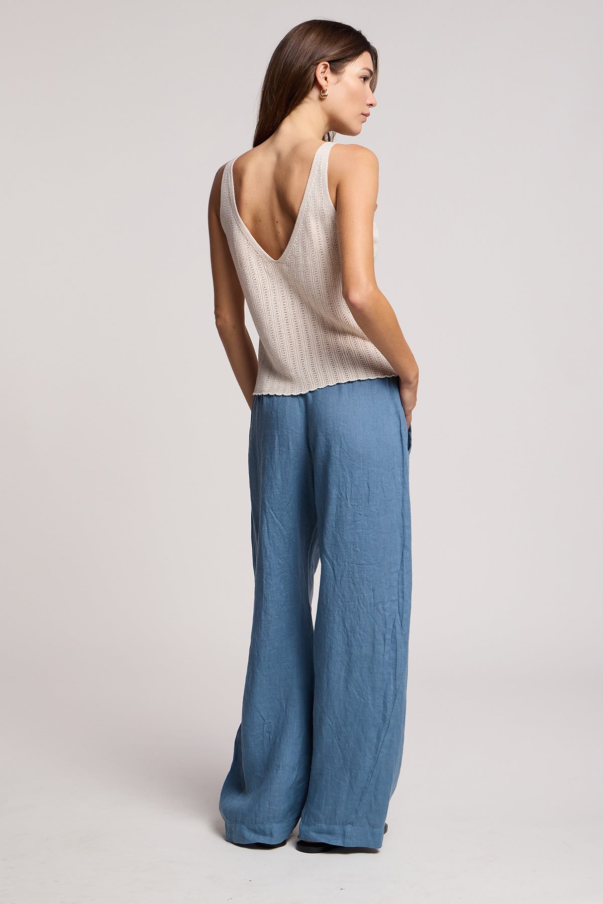 Velvet - Lorena sleeveless top in  muslin