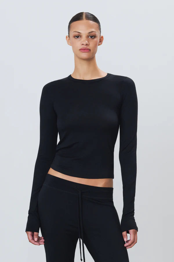 Eterne - Fitted Crewneck Long Sleeve Jersey T-Shirt in Black