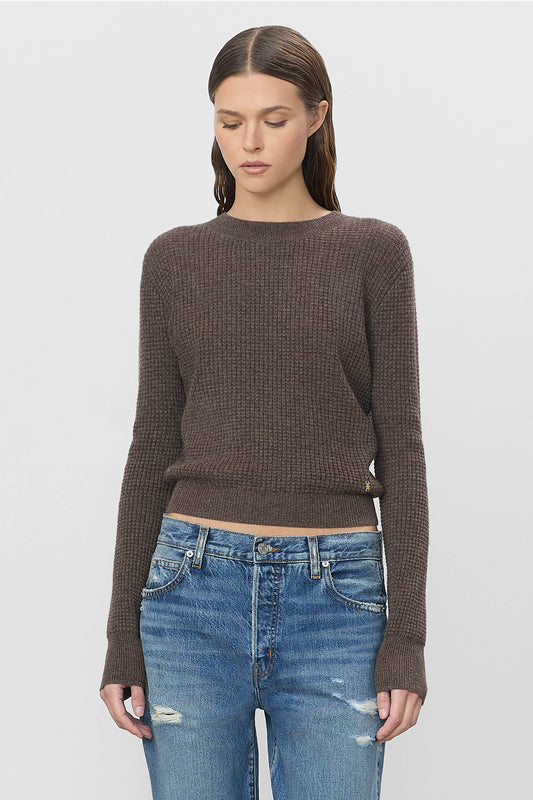 Model is 177 cm/5'10" and is wearing a size XS/S