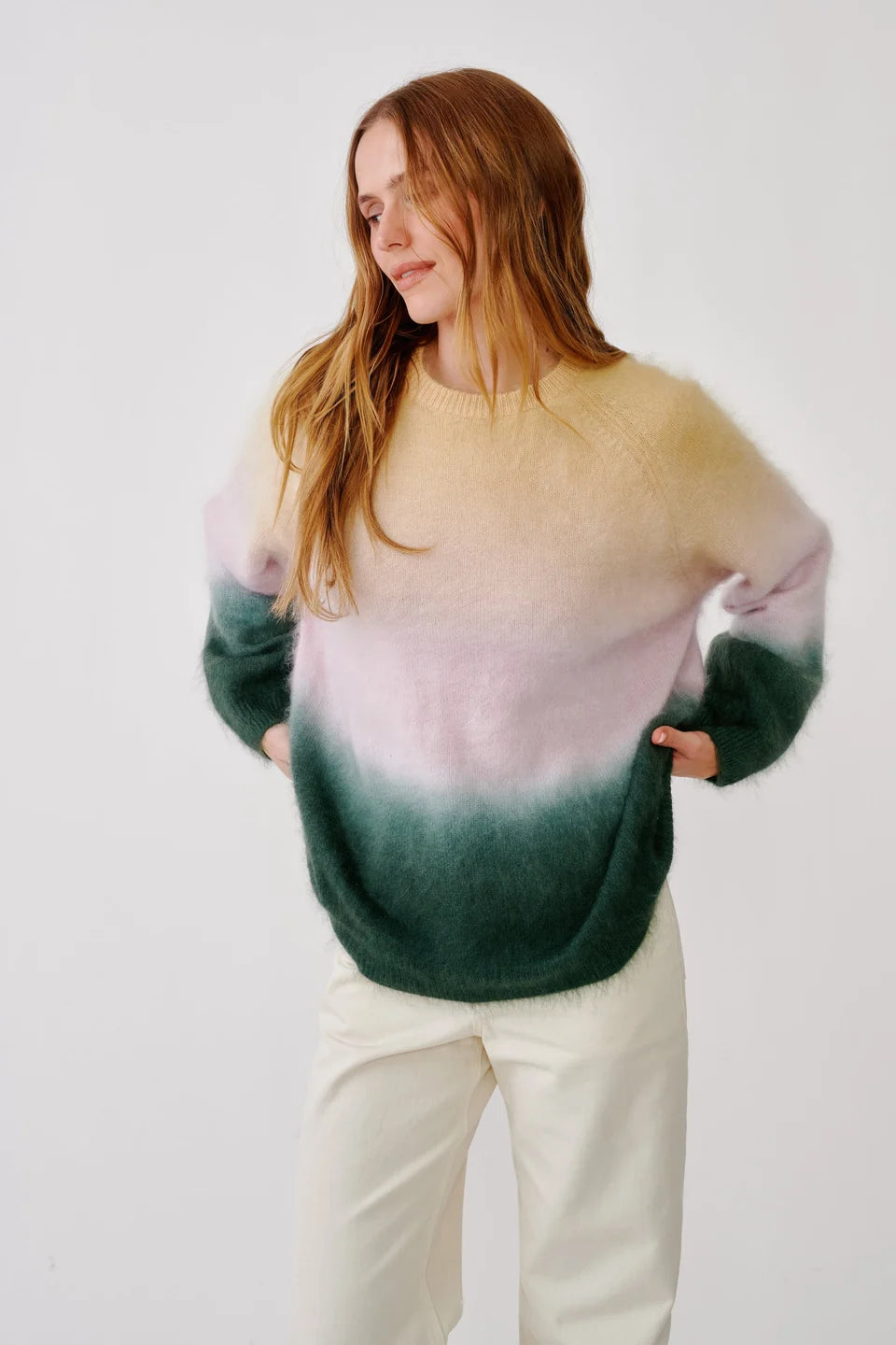 Sablyn - June relaxed Raglan Ombre Crew in hunter green