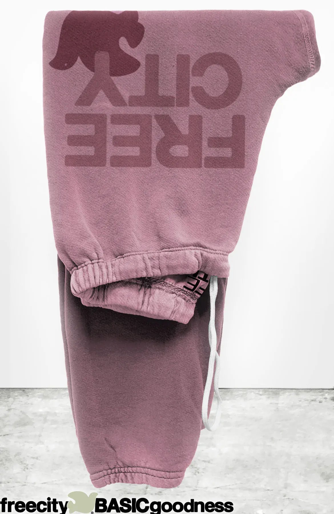 FREECITY Sweatpants Freecity - Sweatpants in Makeup