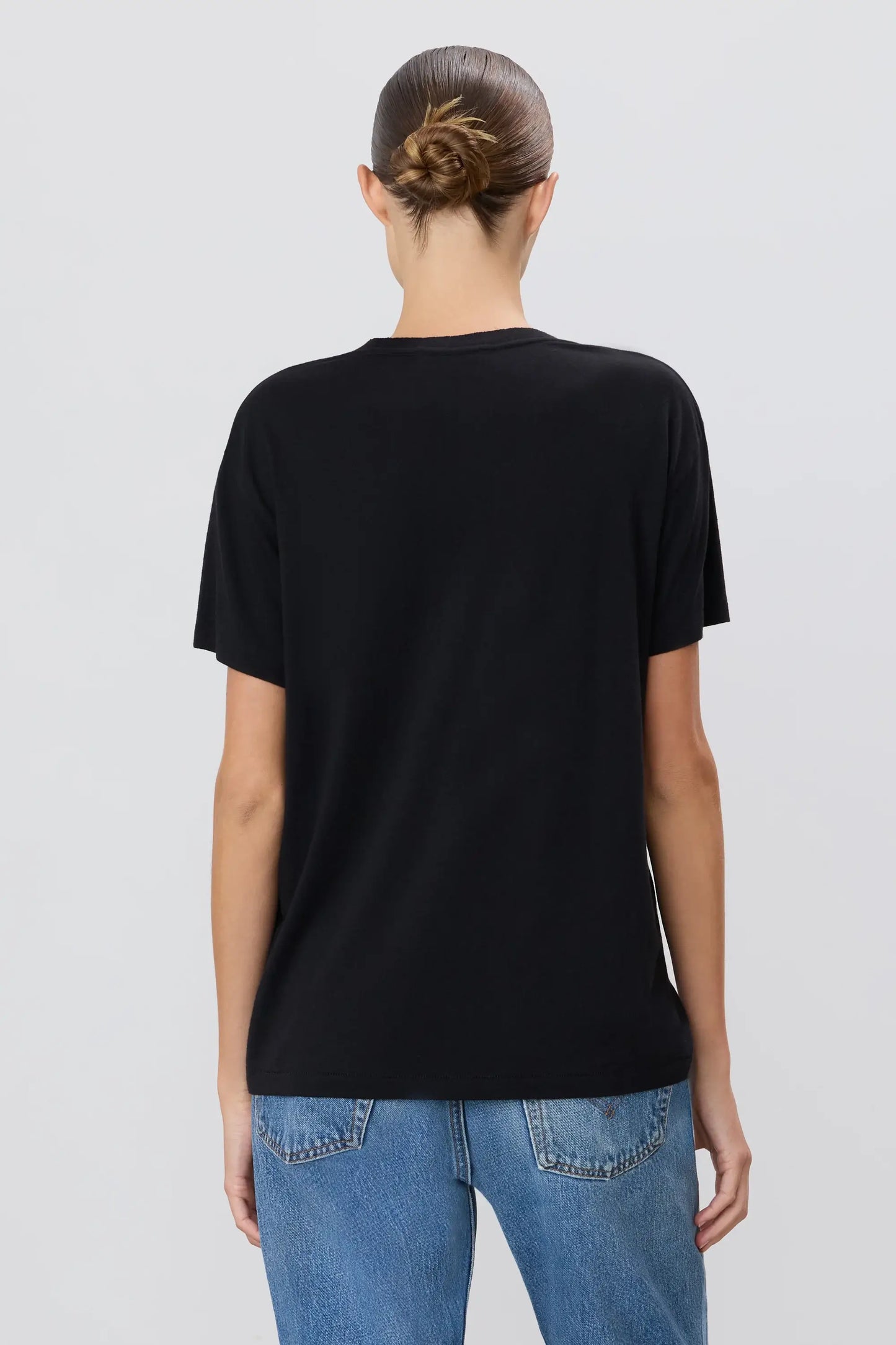 Eterne - Short Sleeve Boyfriend T shirt in Black