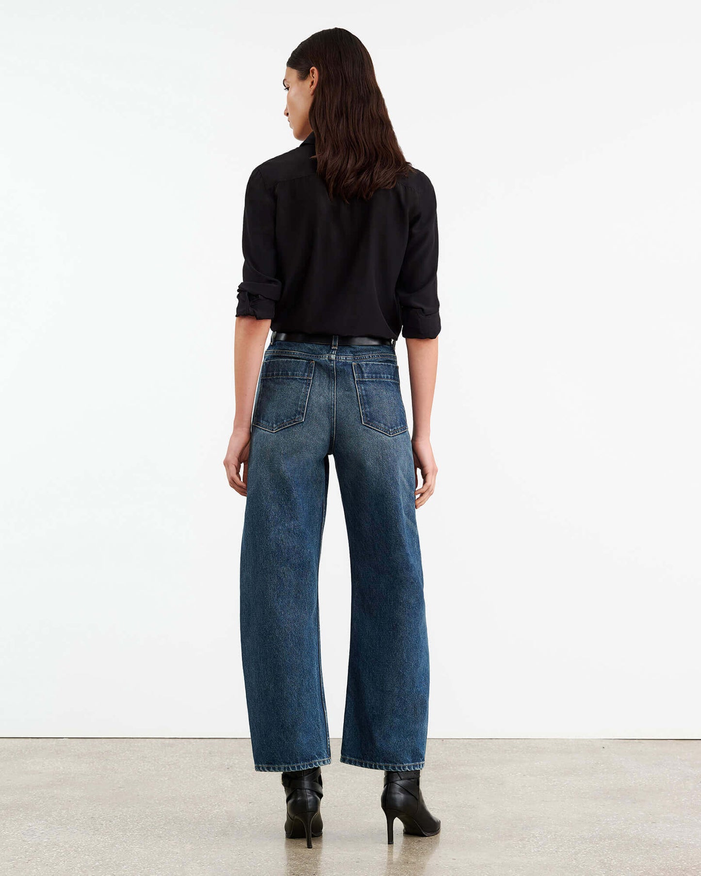 Nili Lotan - Otis Jean in Simon Wash