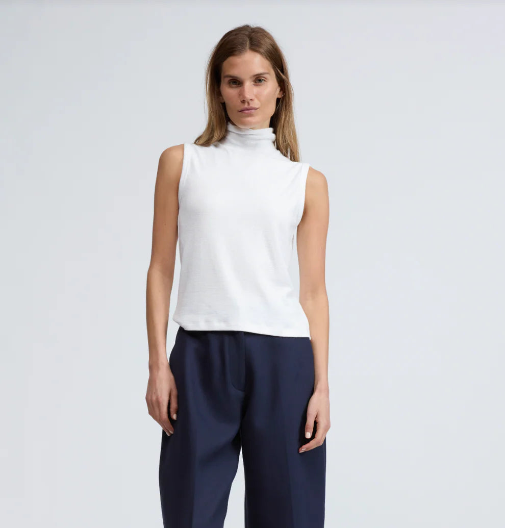 Rag & Bone - The Knit Tneck Tank in white